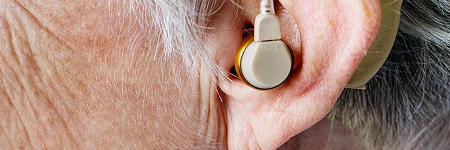 niedosłuch i głuchota u ludzi starszych