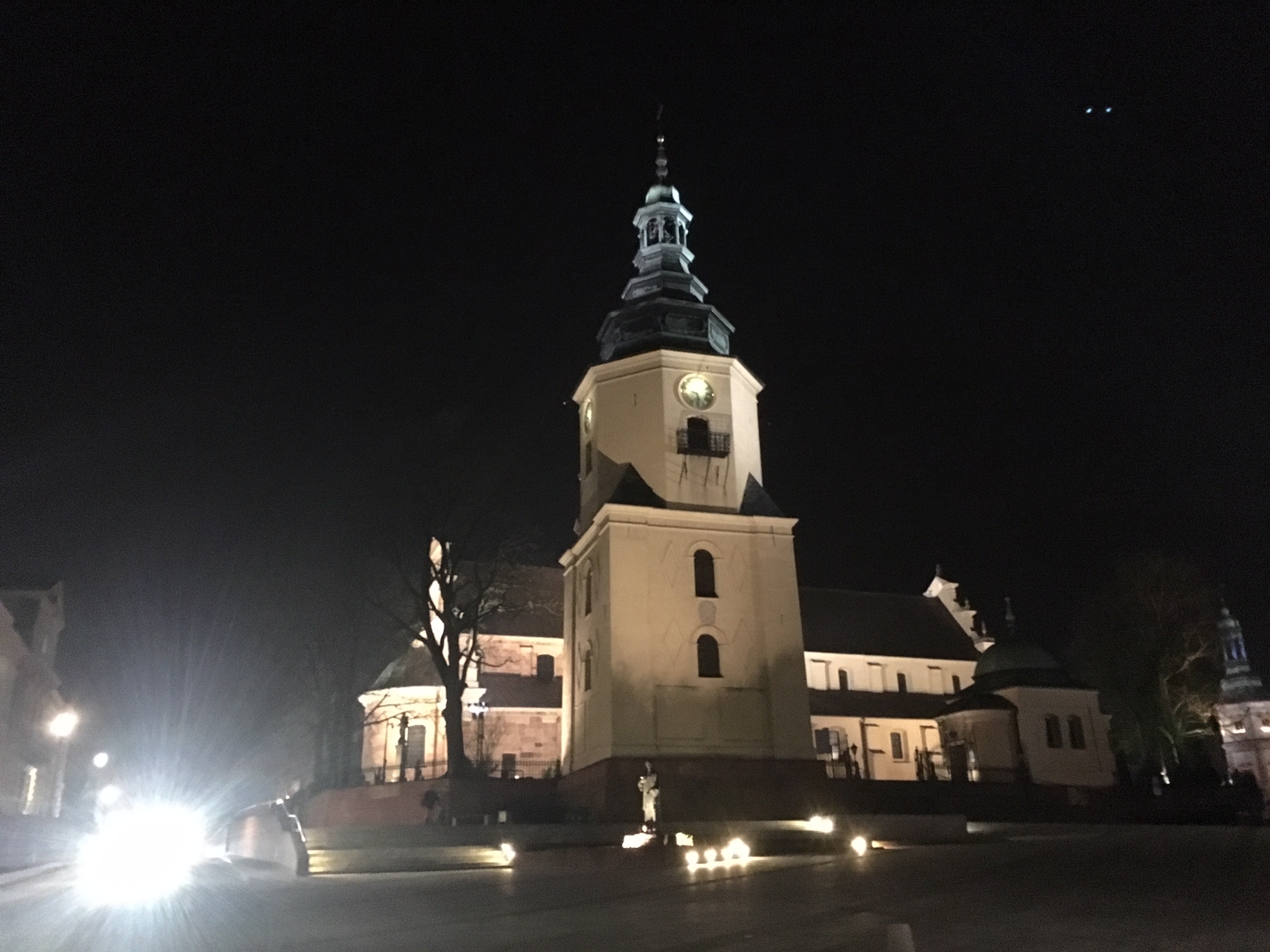 Katedra w Kielcach w nocy
